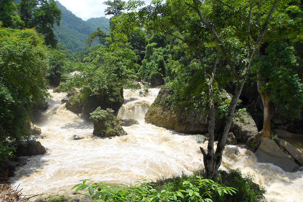 Thác Đầu Đẳng - một trong những thác nước lớn nhất nằm trong quần thể vườn Quốc gia Ba Bể